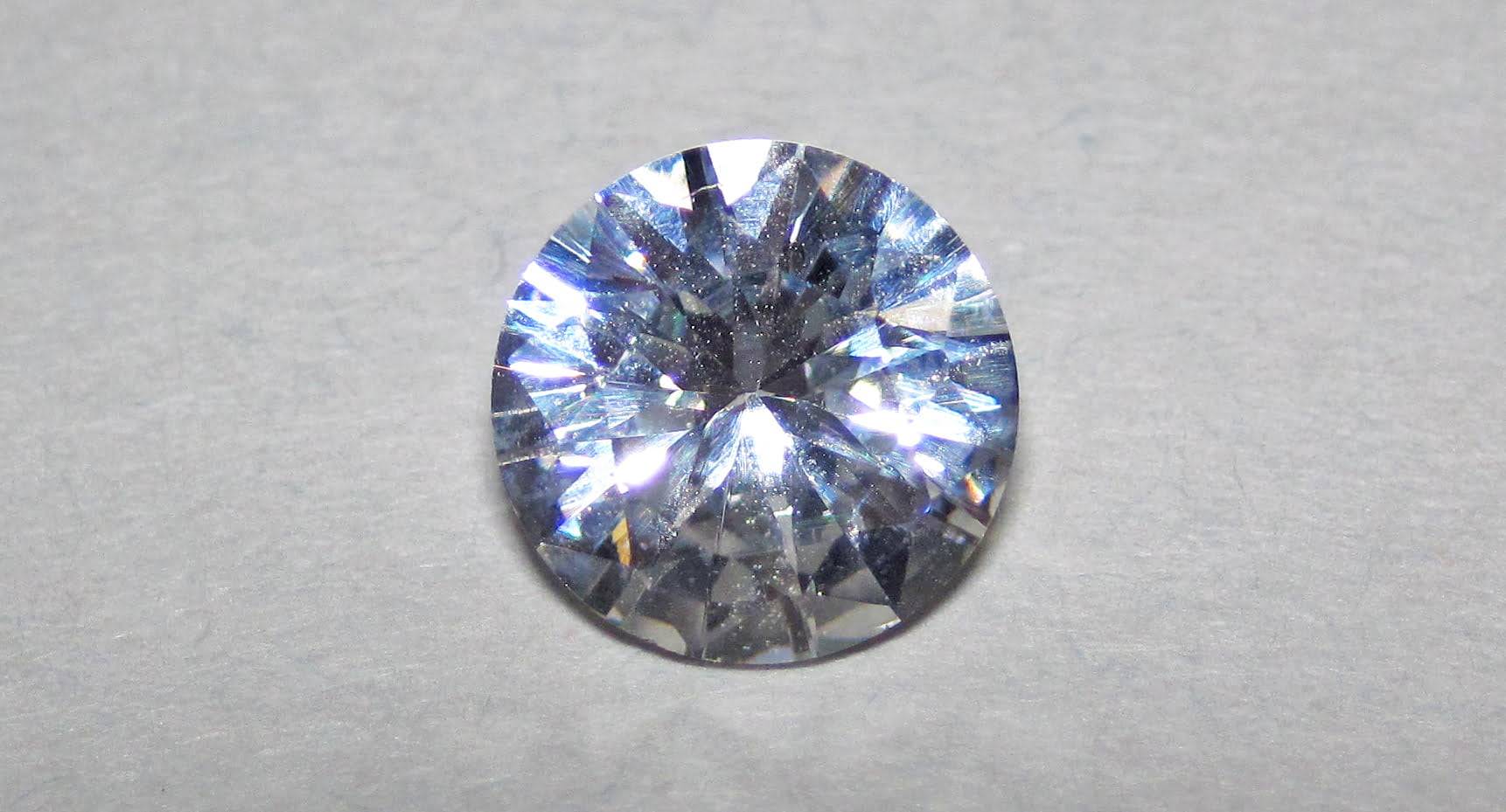 Led History - Yttrium-Aluminium-Granat. Foto von James St. John
