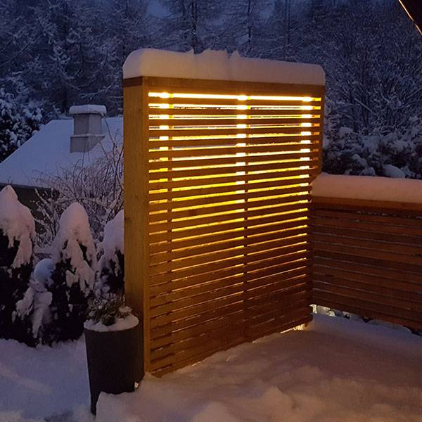 Indirektes atmosphärisches Licht an einer Außenwand. Ledstore.fi