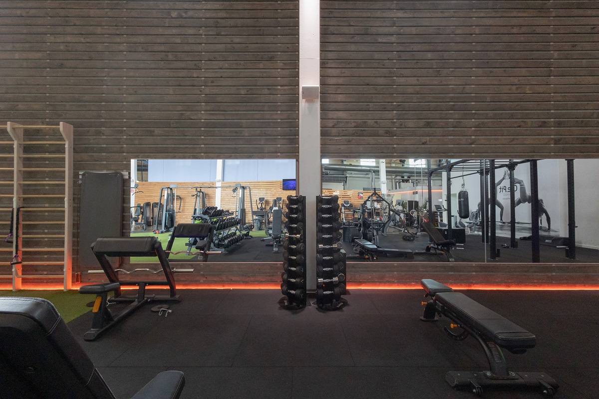 Der RGB-LED-Streifen ist orange.