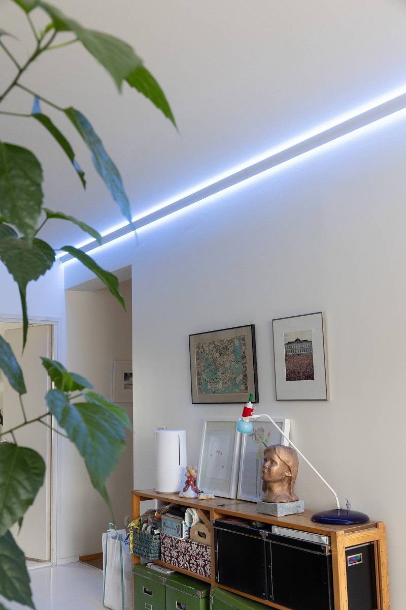 Die RGB+CCT-LED-Leiste macht es einfach, die Stimmung zu ändern.