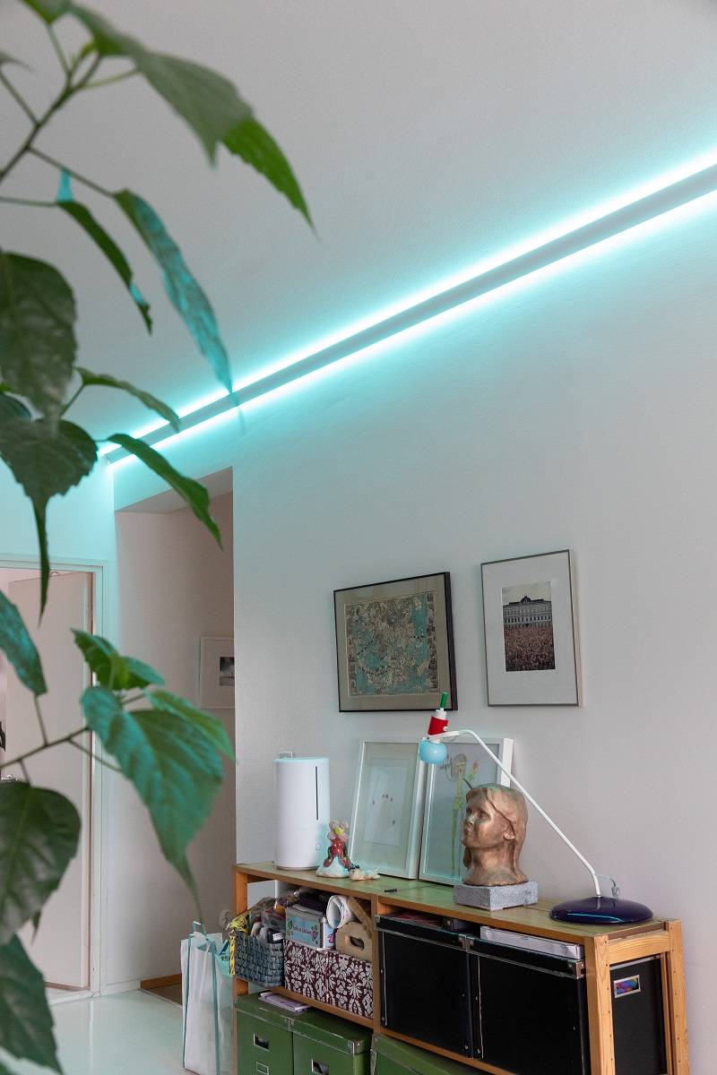 Die RGB+CCT-LED-Leiste macht es einfach, die Stimmung zu ändern.